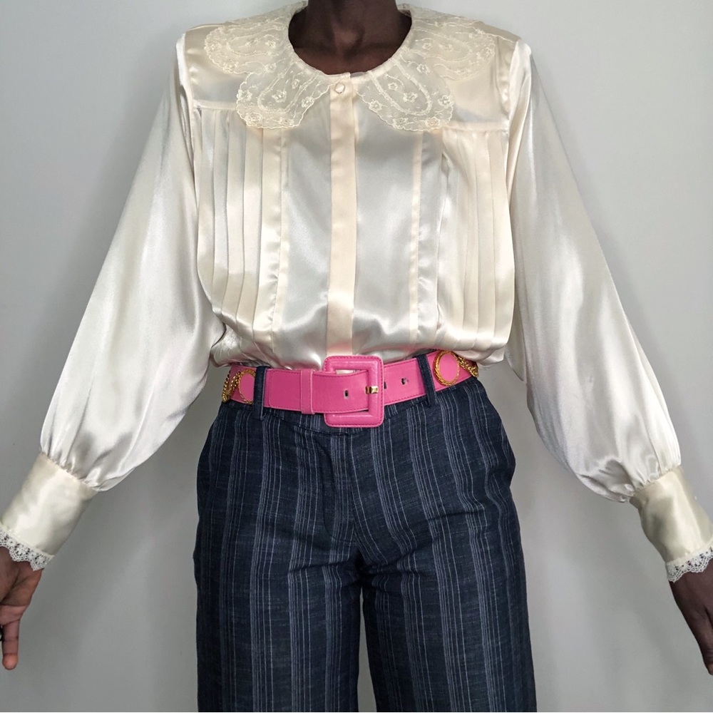 VINTAGE | 80s does 40s Oversized Lace Jabot Collar Pleated Yoke Blouse